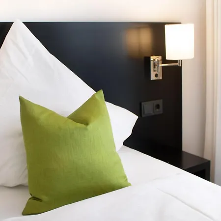 Ru By Wmm Hotel *
